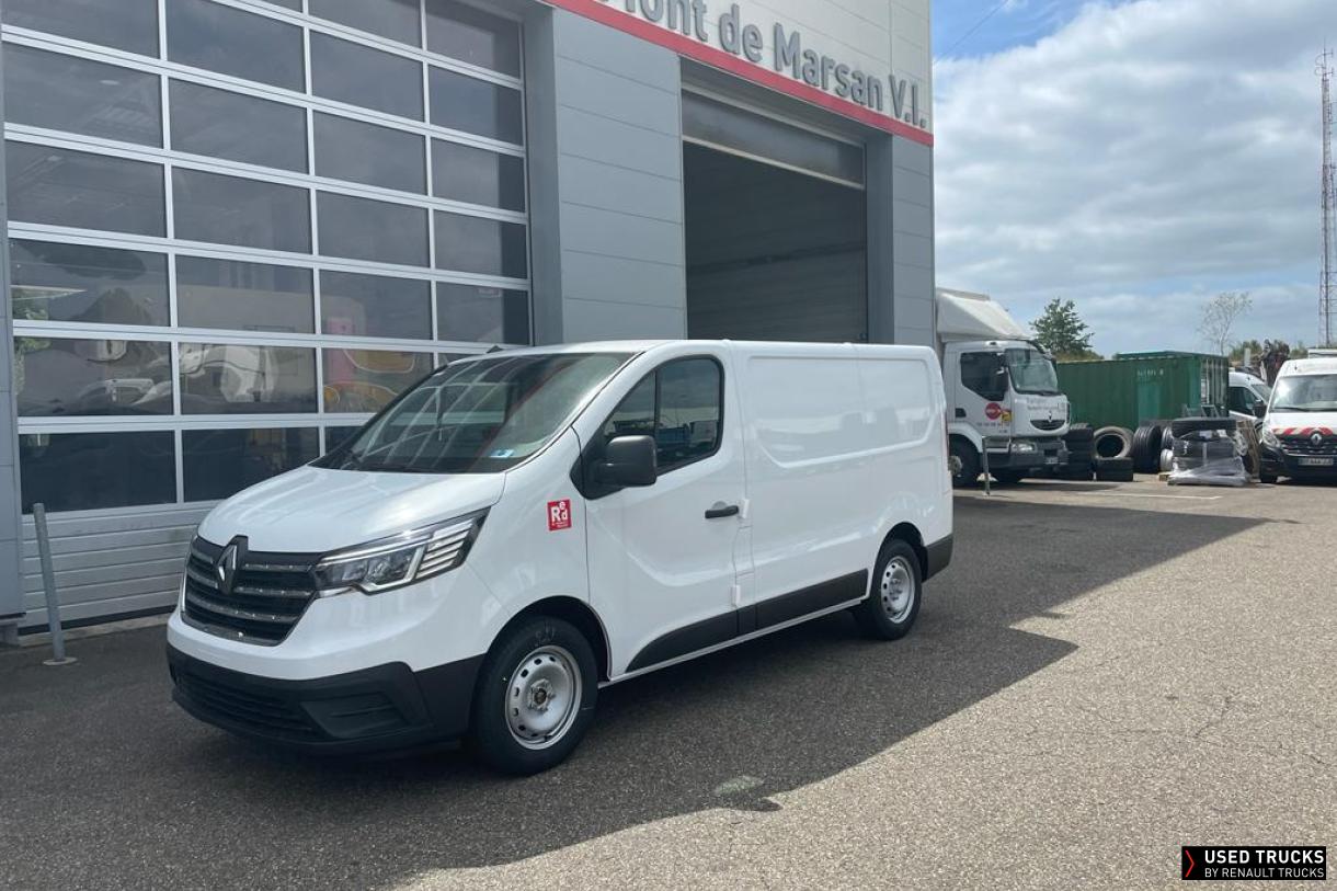 Renault Trucks Trafic
                                            