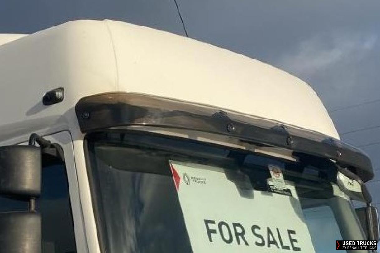 Renault Trucks D Wide 320