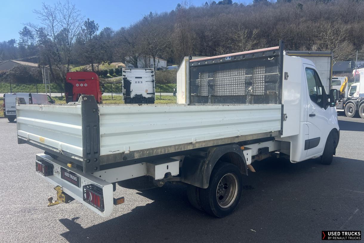 Nissan NV300 145