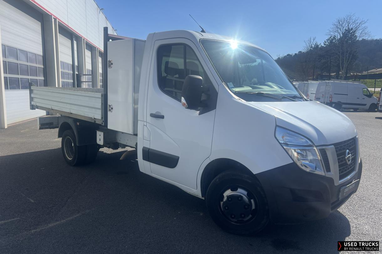 Nissan NV300 145