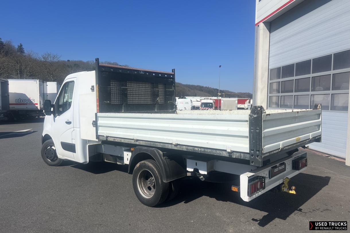Nissan NV300 145