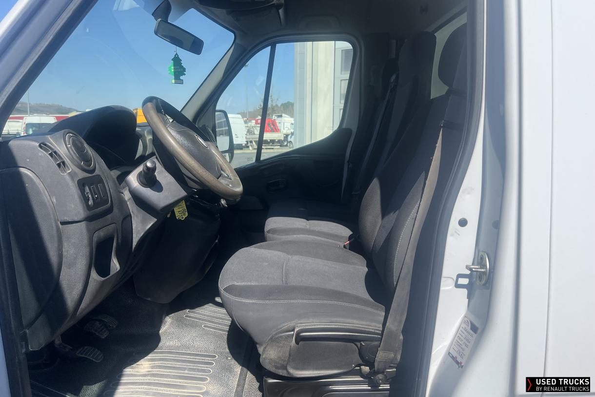 Nissan NV300 145