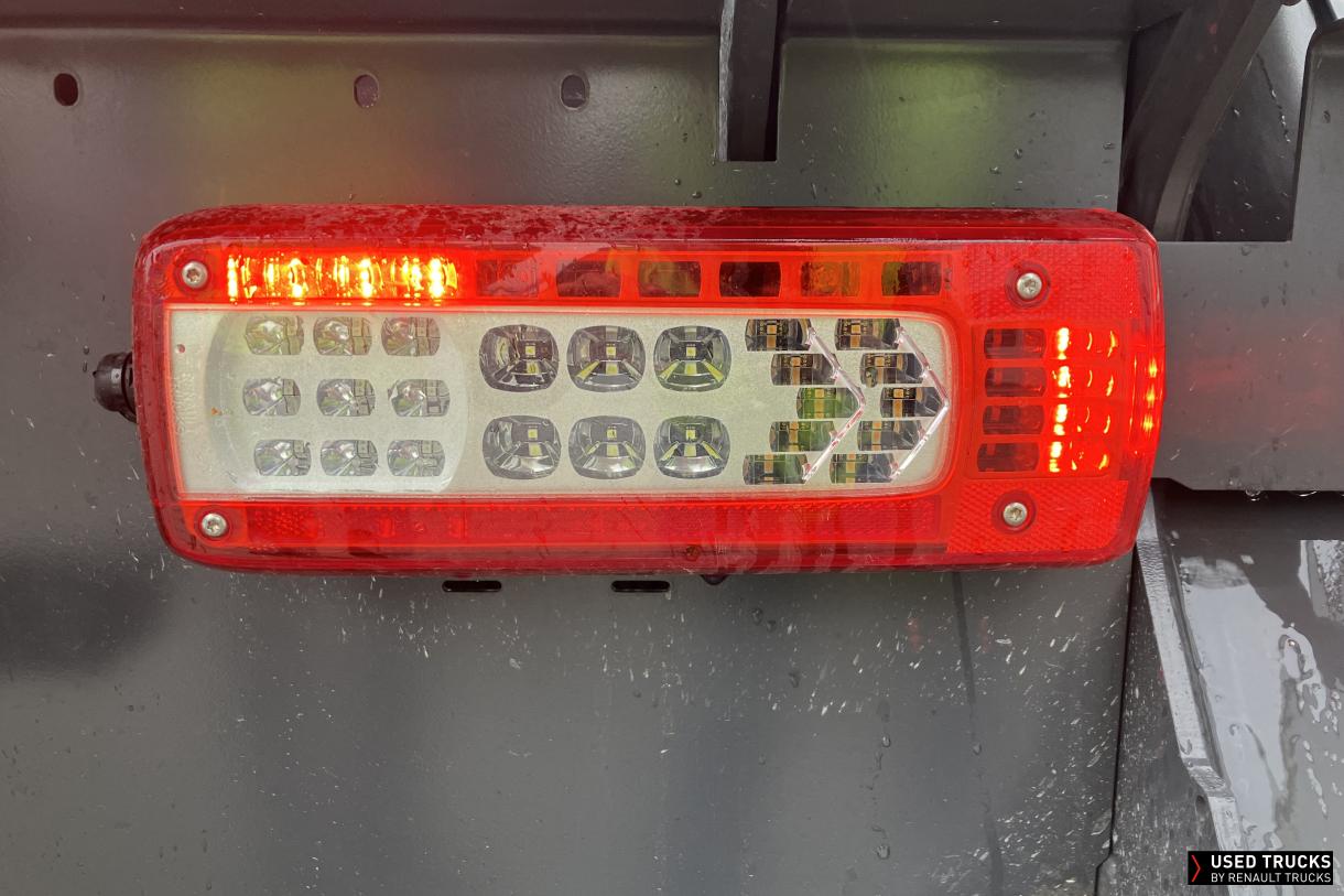 Renault Trucks D Wide 