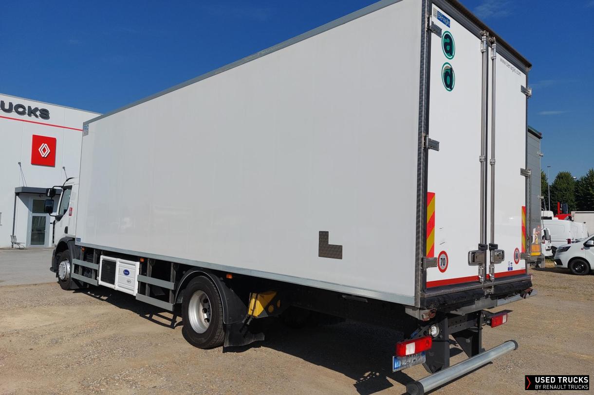 Renault Trucks D Wide 320