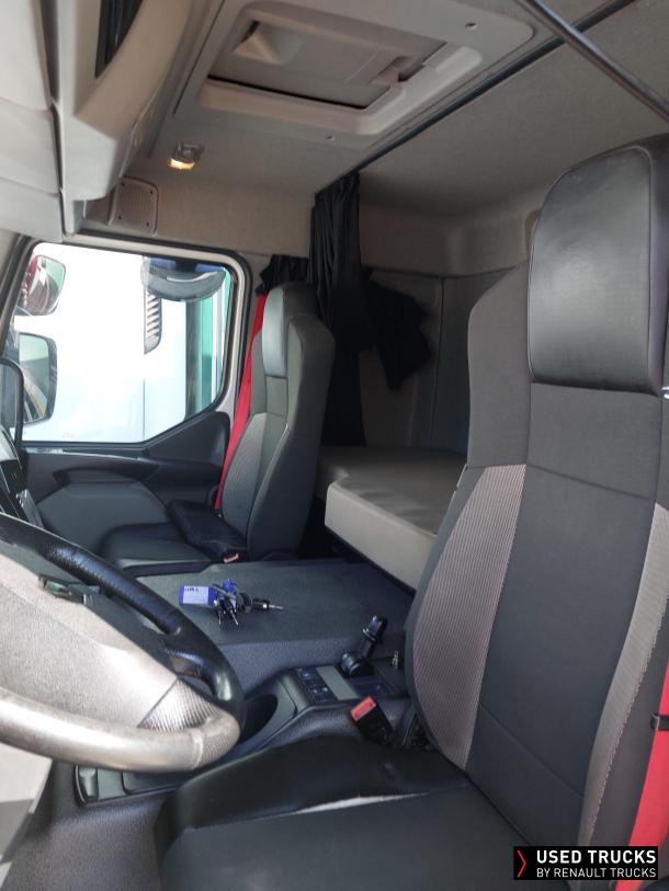 Renault Trucks D Wide 320