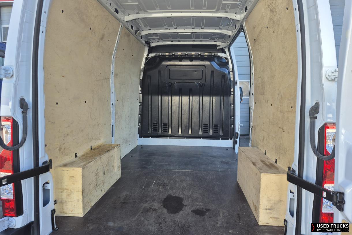 Renault Master 136