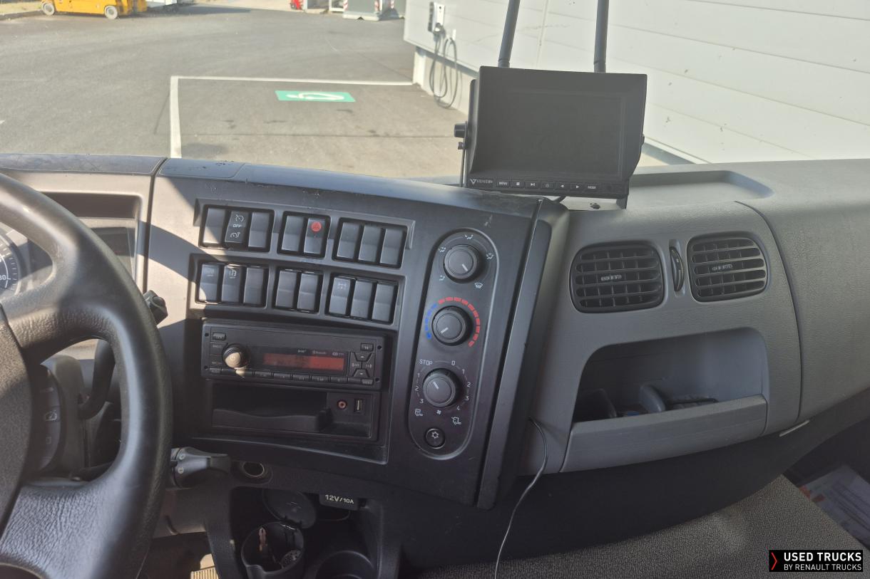Renault Trucks D Wide 320
