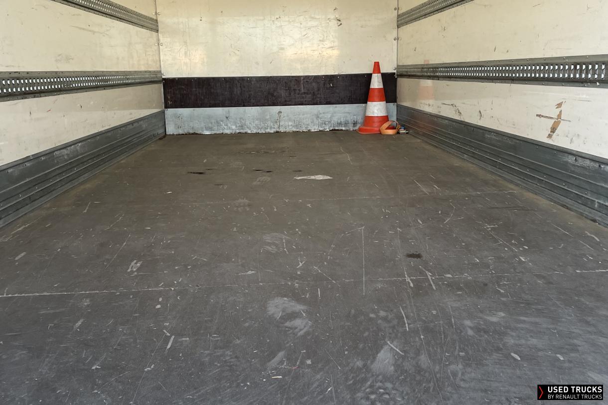 Renault Trucks D 210