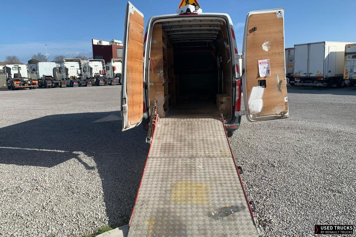 Mercedes-Benz Sprinter 150