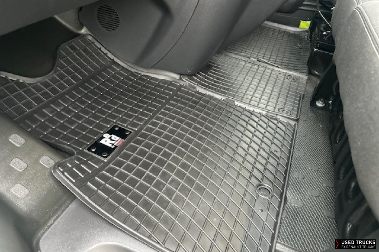 Renault Trucks Trafic 