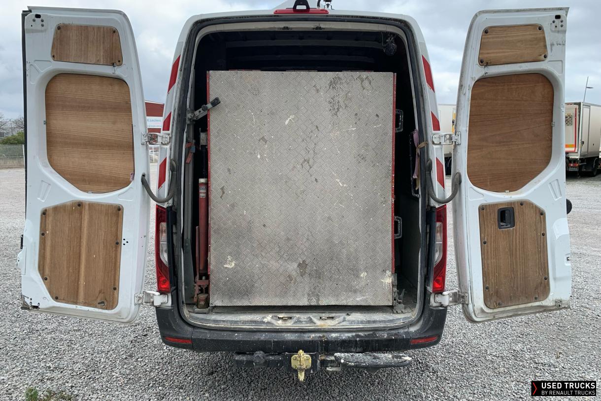 Mercedes-Benz Sprinter 140