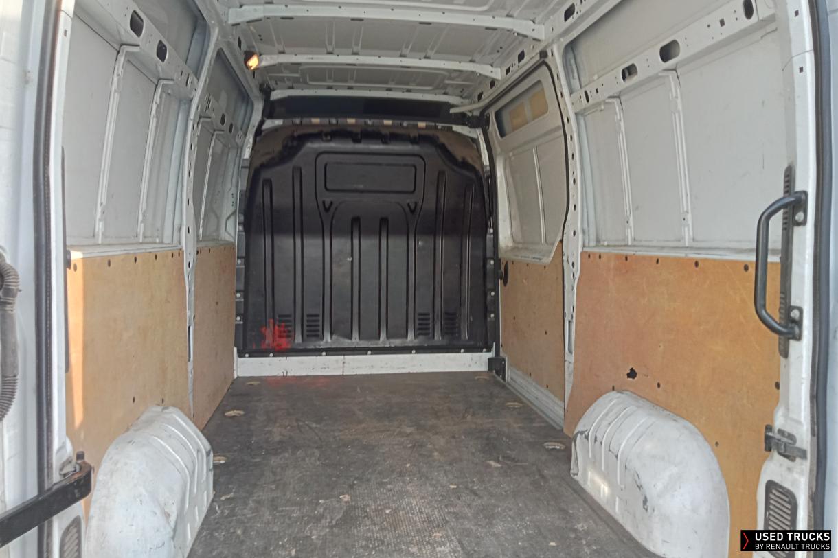 Nissan Interstar 150