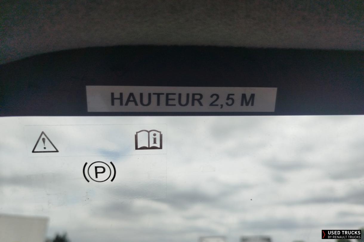 Renault Trucks Master 75