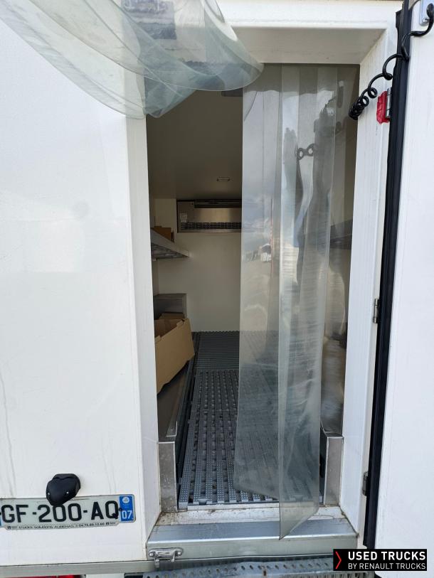 Renault Trucks Trafic 145