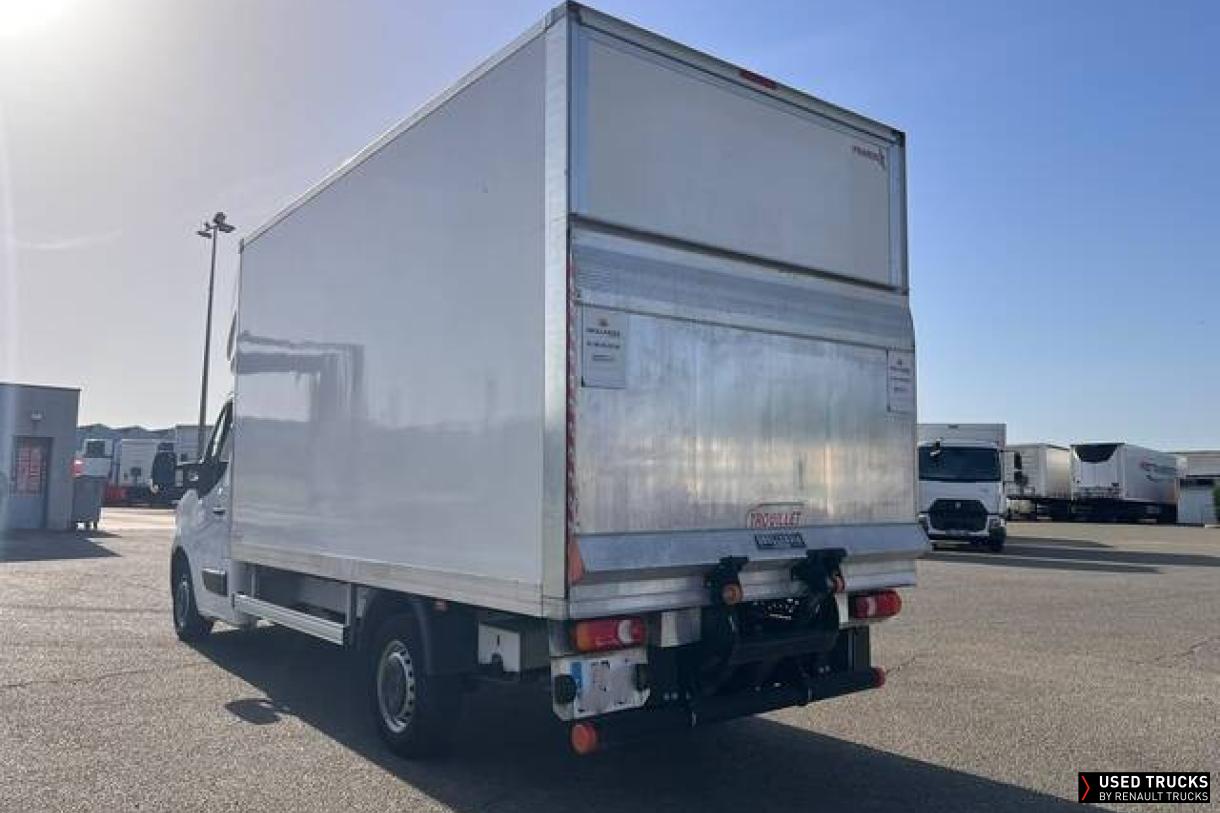Renault Master 145