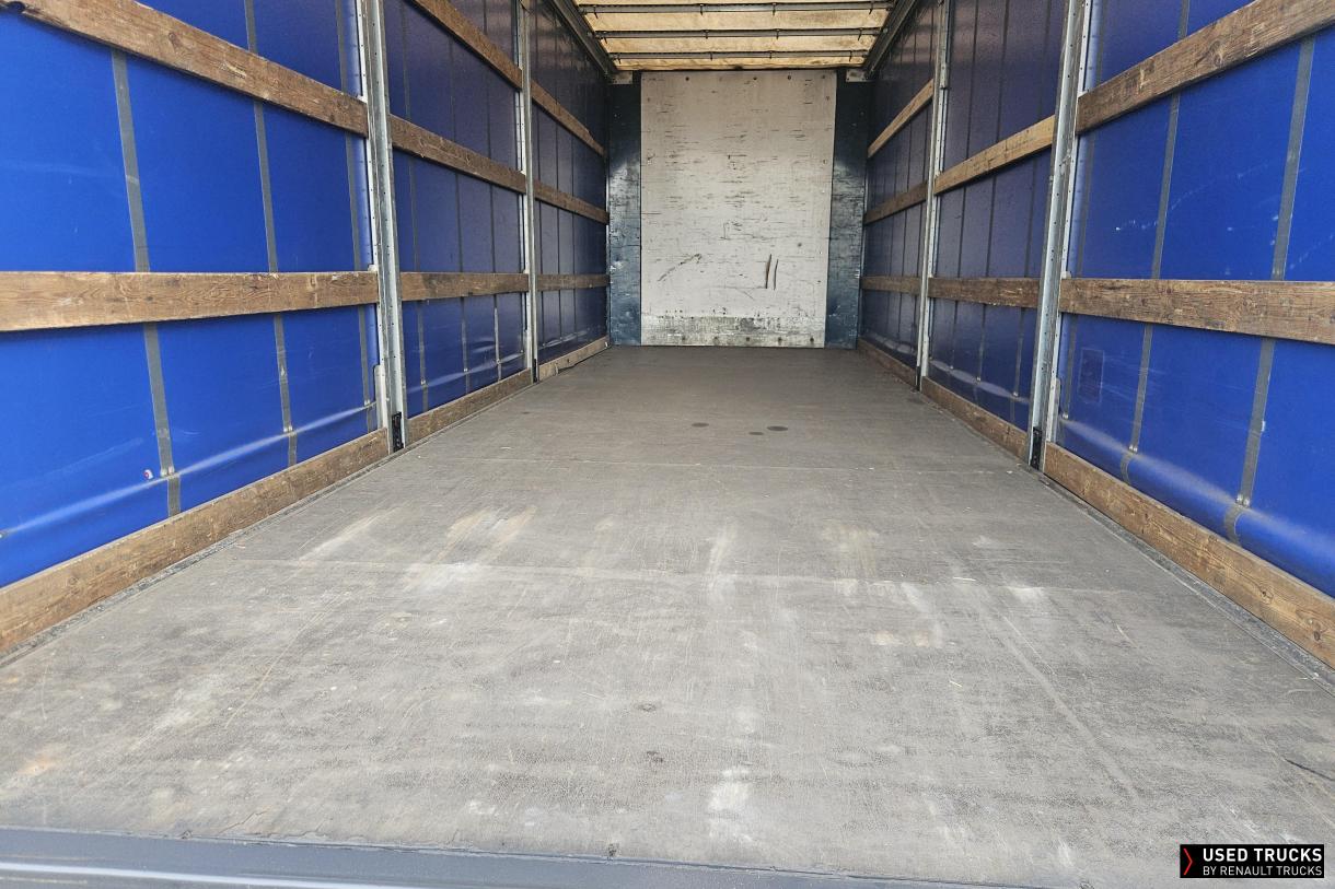 Renault Trucks D Wide 320