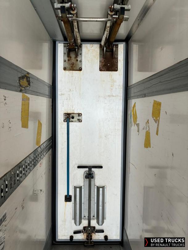 Renault Trucks D Wide 320